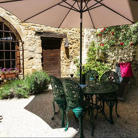 Au Coeur De Beynac, Une Maison De Caractere Avec Jardin Terrasse Exterior foto