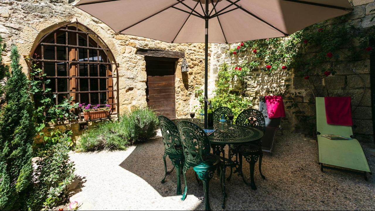 Au Coeur De Beynac, Une Maison De Caractere Avec Jardin Terrasse Exterior foto